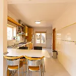 Хостел Pineapple Surf House Атогиа-да-Балейя