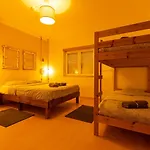 Pineapple Surf House * Атогиа-да-Балейя
