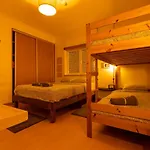 Pineapple Surf House Хостел