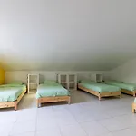 Pineapple Surf House * Атогиа-да-Балейя