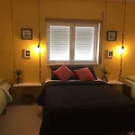 Pineapple Surf House * Атогиа-да-Балейя