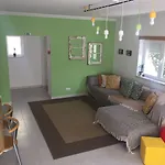 Pineapple Surf House * Атогиа-да-Балейя