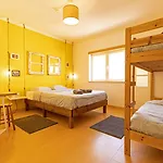 Хостел Pineapple Surf House *