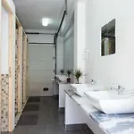 Pineapple Surf House * Атогиа-да-Балейя