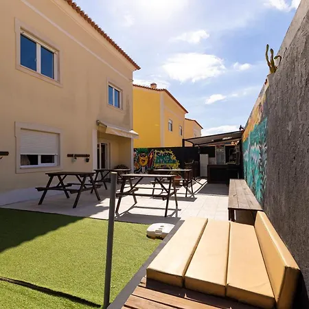 Vandrerhjem Pineapple Surf House