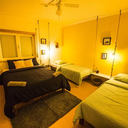 Pineapple Surf House Хостел *