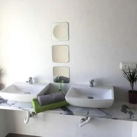Vandrerhjem Pineapple Surf House