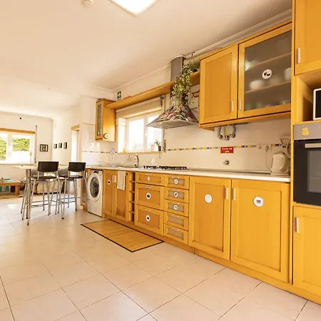 Vandrerhjem Pineapple Surf House Atouguia Da Baleia