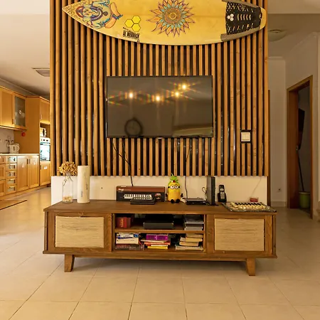 Pineapple Surf House Vandrerhjem *