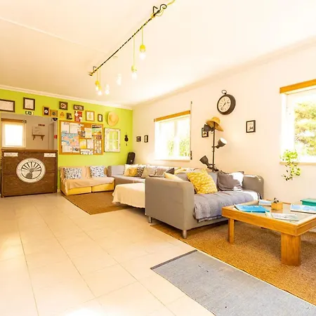 Pineapple Surf House * Atouguia Da Baleia