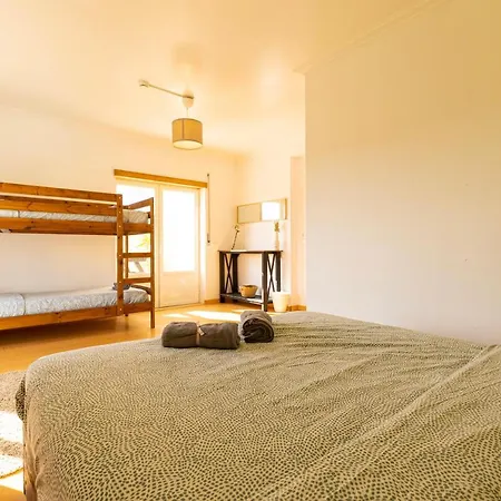 Pineapple Surf House * Atouguia Da Baleia