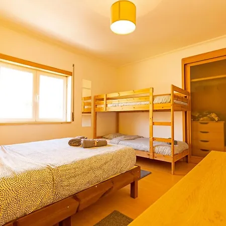 Pineapple Surf House *