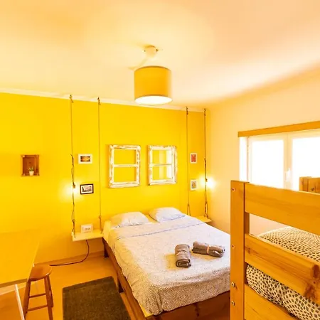 Hostal Pineapple Surf House