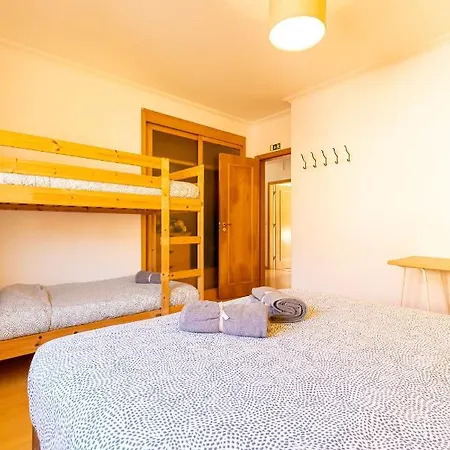 Pineapple Surf House *