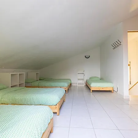 Hostel Pineapple Surf House Atouguia Da Baleia