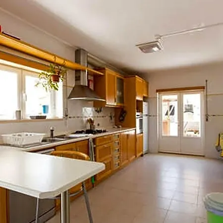 Pineapple Surf House Hostel Atouguia Da Baleia