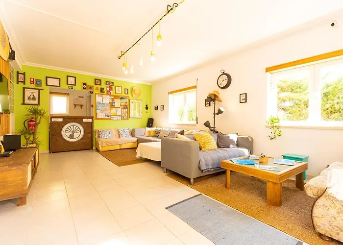 Pineapple Surf House * Atouguia Da Baleia