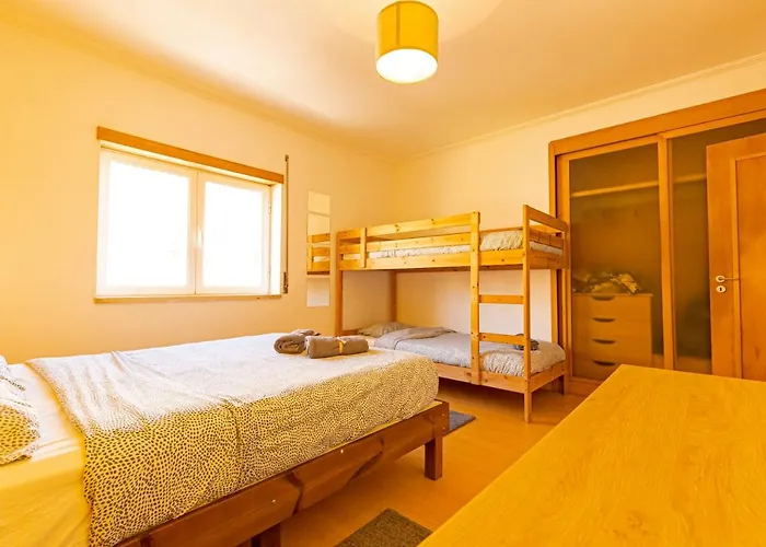 Pineapple Surf House *