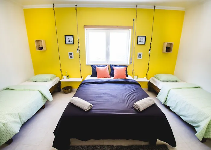 Pineapple Surf House Hostel Atouguia Da Baleia