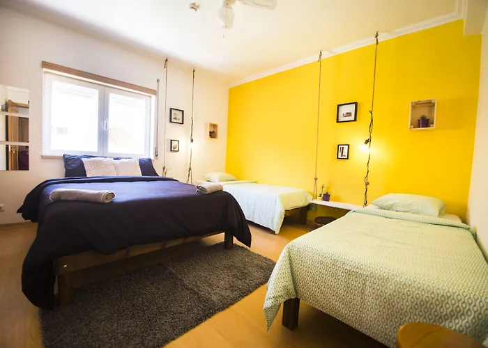 Pineapple Surf House *