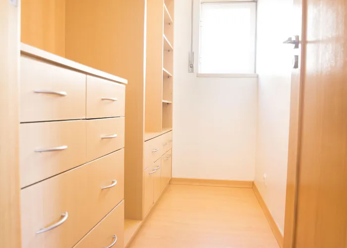 Pineapple Surf House *