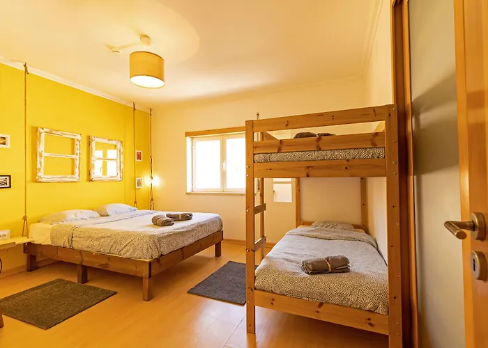 Hostel Pineapple Surf House *