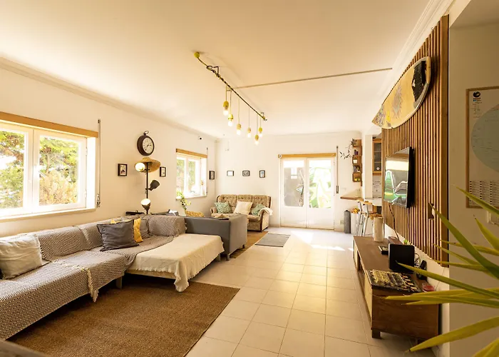 Pineapple Surf House