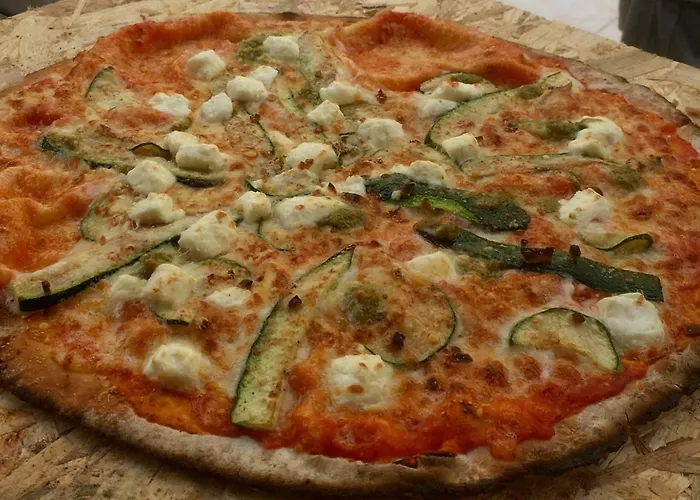 Pineapple Surf House Hostel