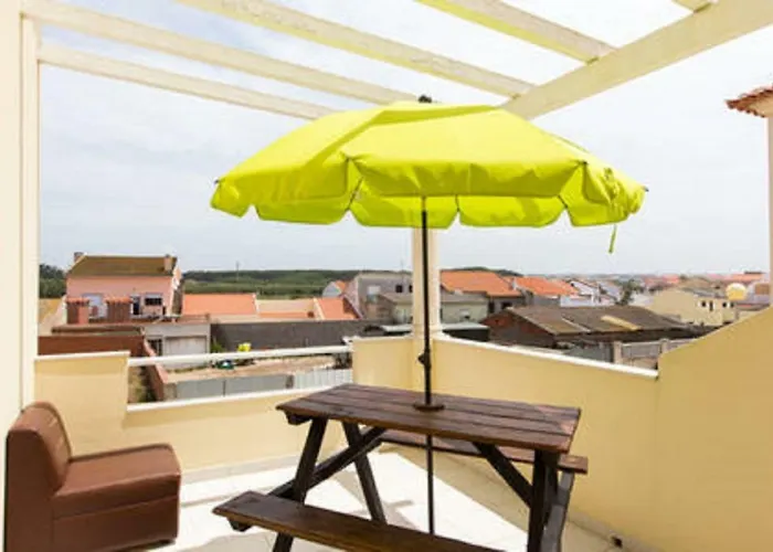 Pineapple Surf House Hostel *